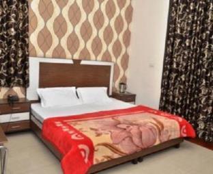 Spot On 43045 Hotel Vivek Plaza Shāhpur Exterior foto